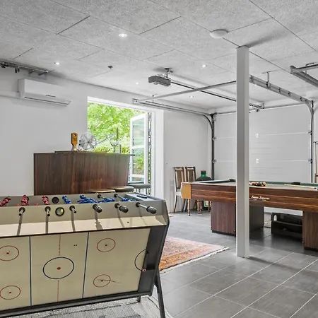 Appartamento 5 Bedroom In C